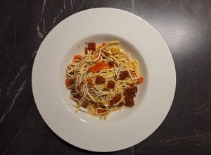 Una foto de Espaguetis con Gulas