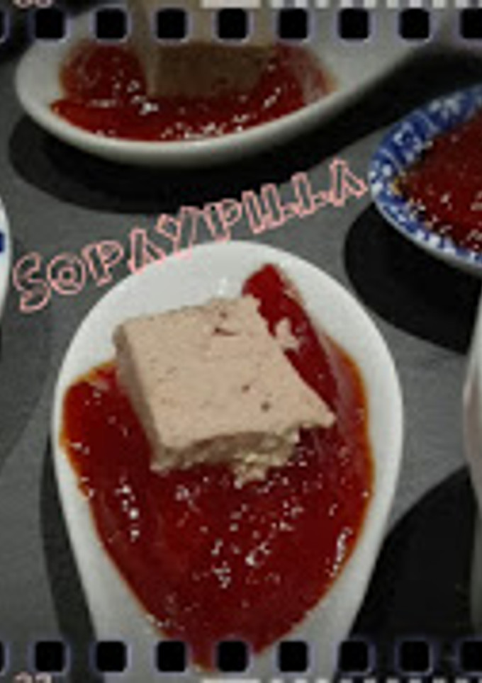 Una foto de Cucharitas de foie con mermelada