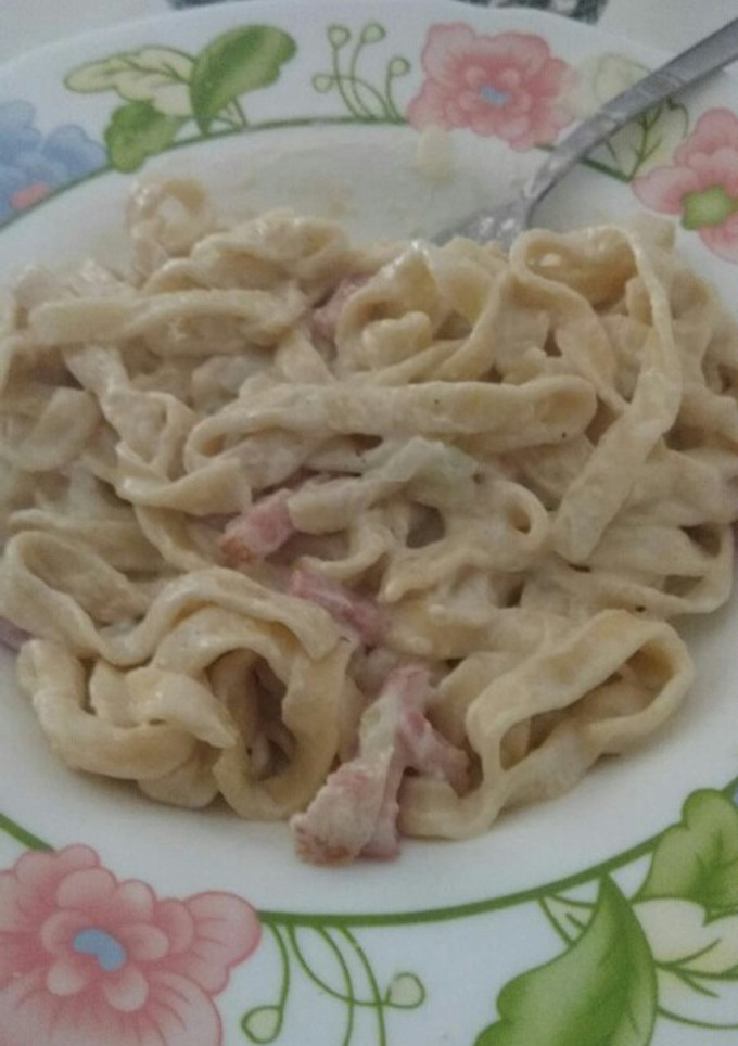 Una foto de Tallarines caseros a la carbonara