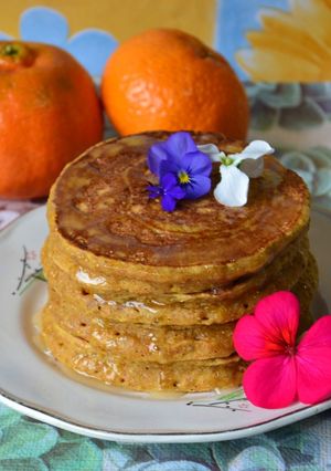 Una foto de Pancakes de mandarina y harina integral🍊