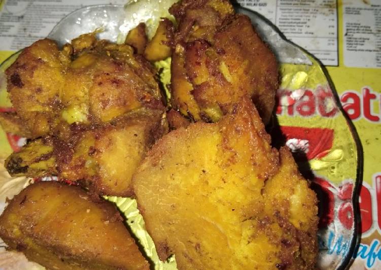 7 Resep: Ayam goreng bumbu kuning yang Bisa Manjain Lidah!