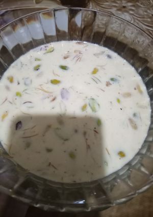 A picture of Sheer khurma.