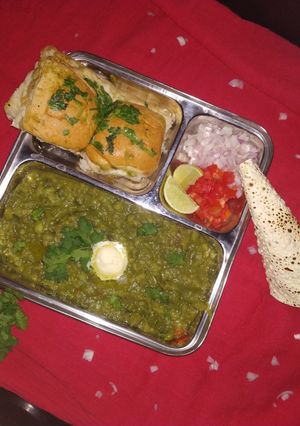 A picture of Green Pav Bhaji.