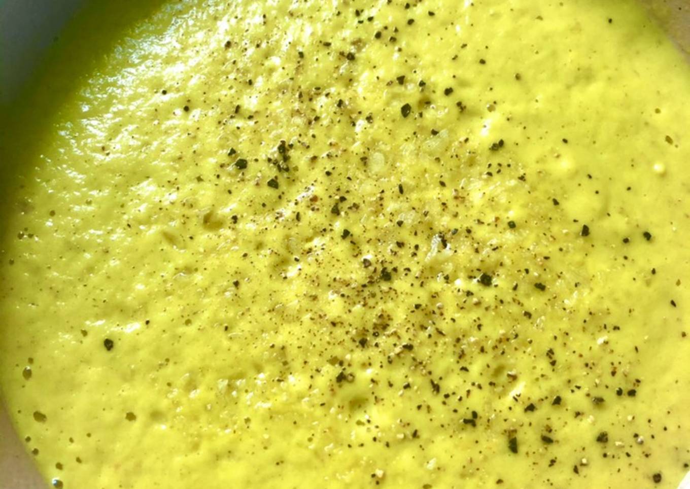 Turmeric cauliflower soup - vegan
