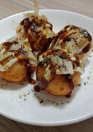 Hình của món TAKOYAKI - Bánh bạch tuột.