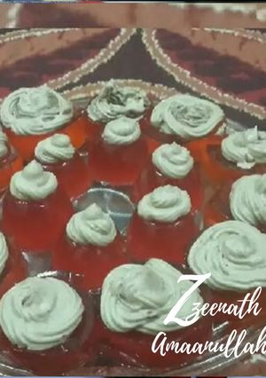 A picture of Jelly Crystal Cupcakes with Buttercream Frosting.