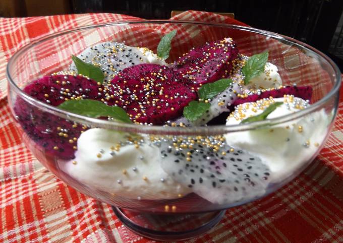 Postre de arándanos con pitaya blanca y roja Receta de Cuqui Bastida-  Cookpad