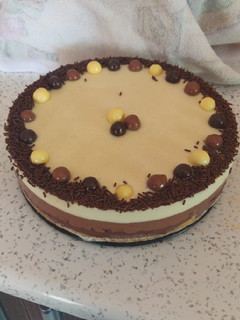 Una foto de Tarta tres chocolates TMX31