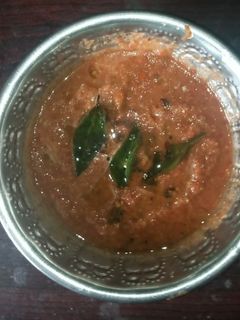 தக்காளி சட்னி (Thakkaali chutney recipe in tamil) செய்முறை முக்கிய புகைப்படம்