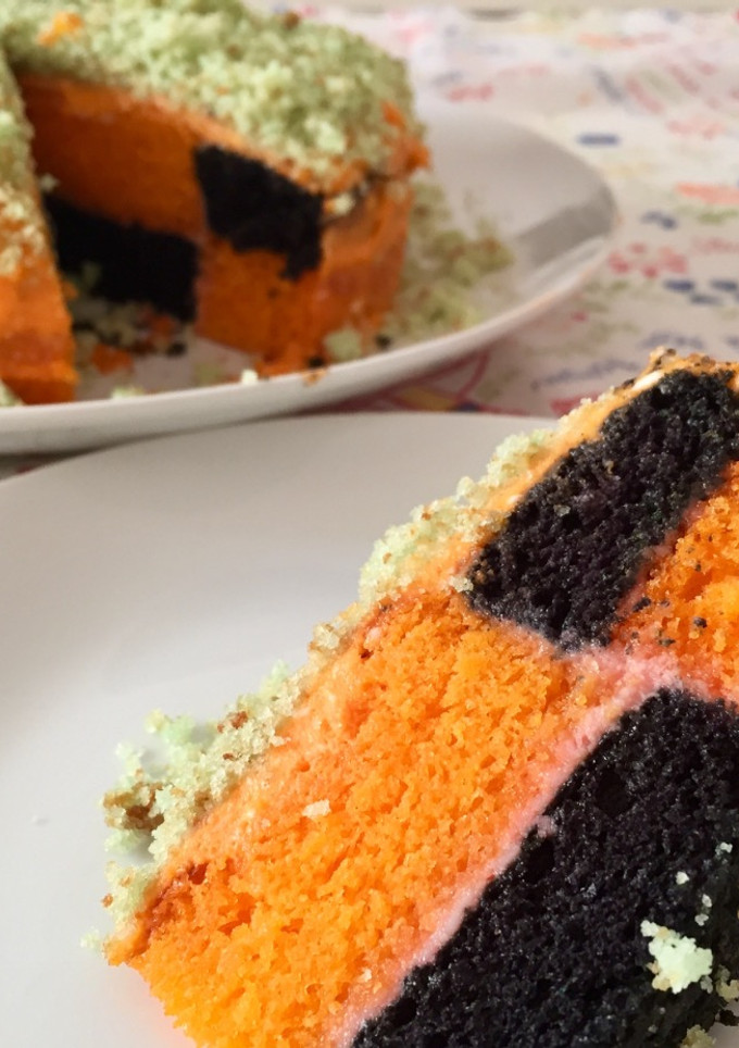 Una foto de Tarta ajedrez de Halloween para niños