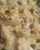 Arroz con pollo y pasas de uva