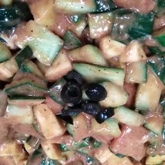 Apple veggie salad A picture of Apple veggie salad.