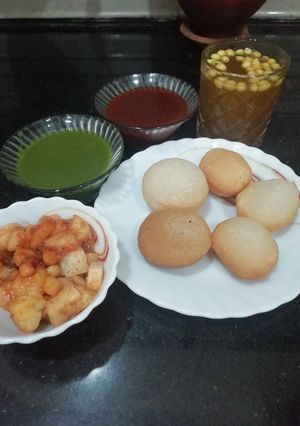 A picture of Pani Puri.