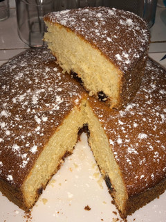 Una foto de Torta fácil, económica y súper esponjosa!