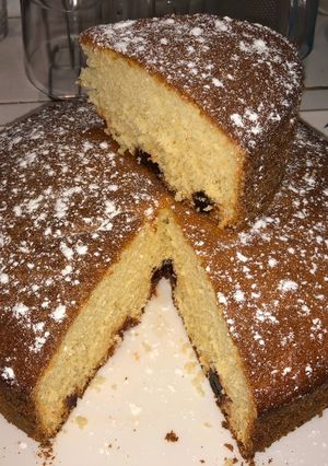 Una foto de Torta fácil, económica y súper esponjosa!