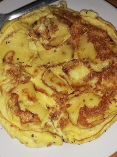 Una foto de Omelette con corteza de papas 🍳
