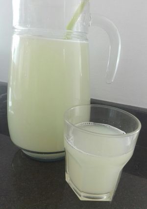 Una foto de Agua intensa de limón 🍋