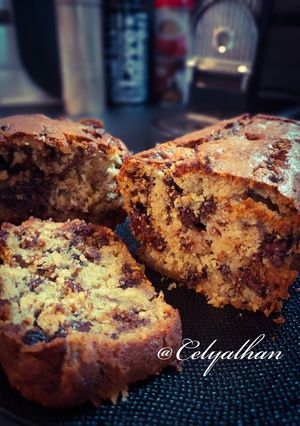 Une photo de Cake banane chocolat caramel 😍