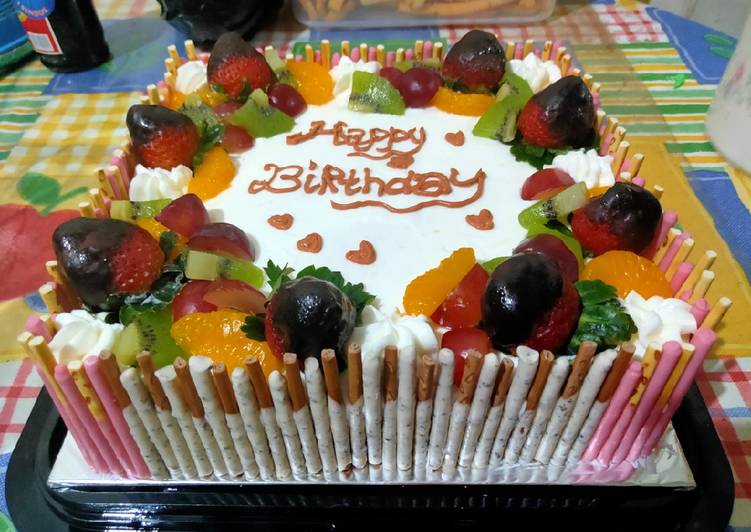 Langkah Mudah untuk Menyiapkan Birthday cake fruits topping Anti Gagal