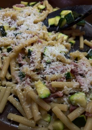 Foto di Maccheroni speck e pecorino