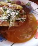 Taquitos dorados de pollo y consomé