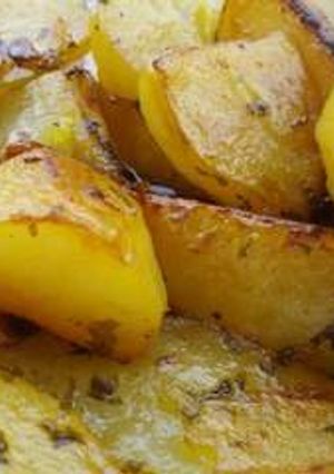 Una foto de Patatas Asadas con salsa verde