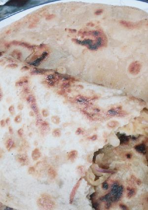 A picture of Chicken ka paratha.