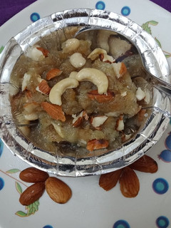 आलू का हलवा (Aloo Ka Halwa recipe in Hindi) रेसिपी मुख्य फोटो