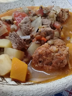 Una foto de Guiso de lentejas ✅🔥| Guisado de lentejas | Paso a paso 🍵