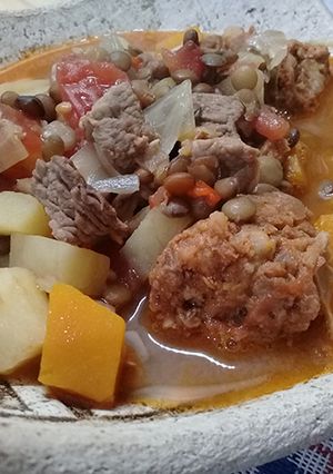 Una foto de Guiso de lentejas ✅🔥| Guisado de lentejas | Paso a paso 🍵