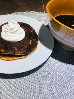 Una foto de Hotcakes 🥞 con zanahoria 🥕 y nuez🤤😋