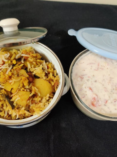 વેજ દમ બિરયાની(Veg Dum Biryani Recipe in Gujarati) રેસીપી મુખ્ય ફોટો