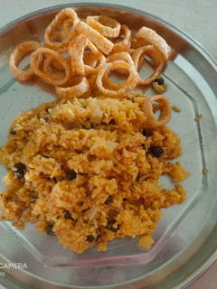 உருளைக்கிழங்கு கொண்டைக்கடலை சாதம்(chana with potato rice recipe in tamil) செய்முறை முக்கிய புகைப்படம்