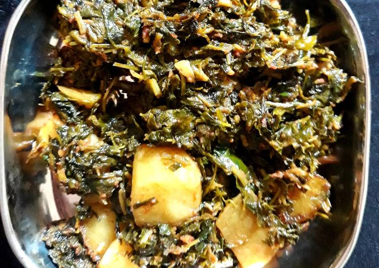 Simple Way to Make Perfect Aloo Methi