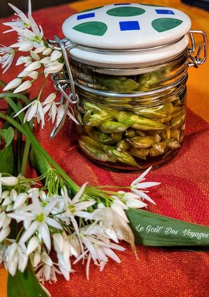 Une photo de Boutons d'ail des ours au vinaigre de cidre