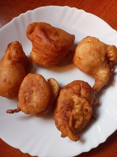 A picture of Mini-deep fried scones.