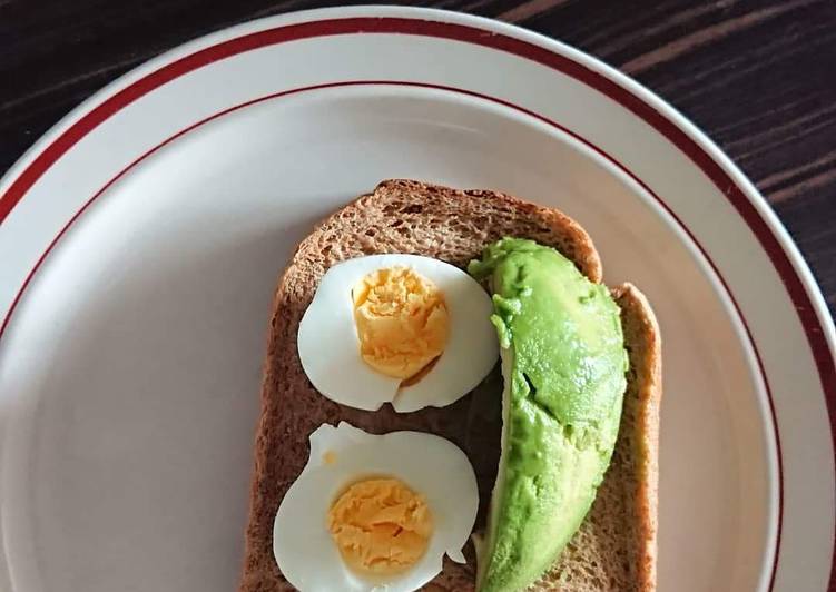 Simple Way to Make Any-night-of-the-week Bread,Egg and avacado