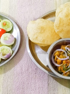 छोले पूरी रेसिपी मुख्य फोटो