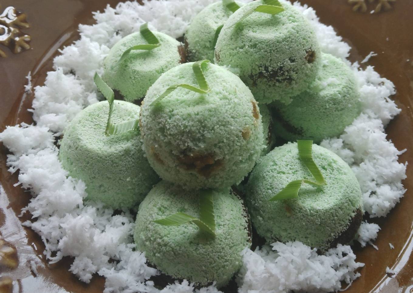 Kue putu (putu bambu)