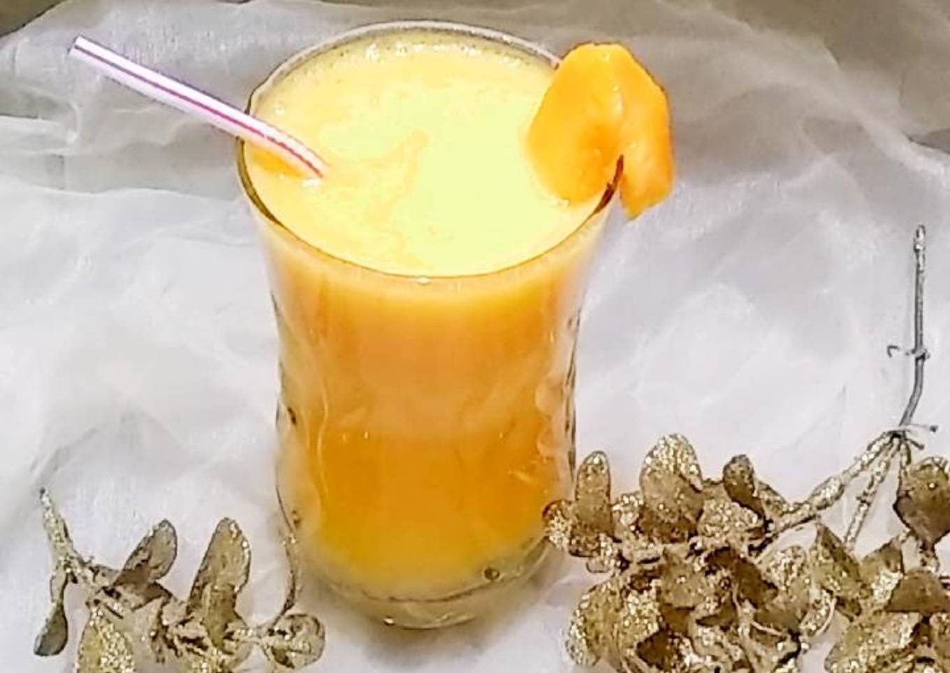 Peach and pineapple juice 😋
