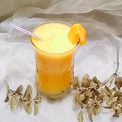 A picture of Peach and pineapple juice 😋.