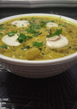 A picture of Mushroom Do Pyaza.