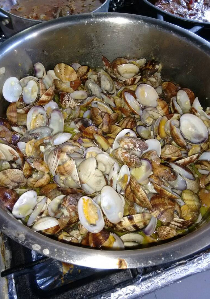 Una foto de Almejas a la marinera