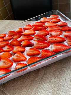 Liszt- és cukormentes epres-túrós süti 🍓 recept fotója