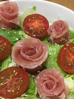 Una foto de Ensalada de rosa🌹 especial🎉