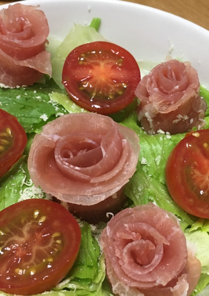 Una foto de Ensalada de rosa🌹 especial🎉