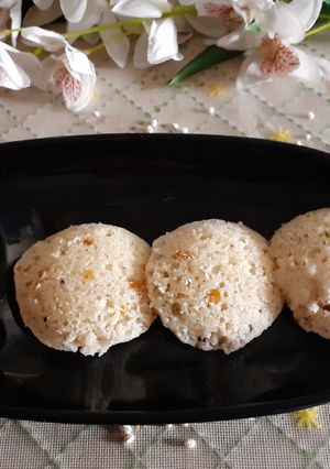 A picture of Barley Rawa Idli.
