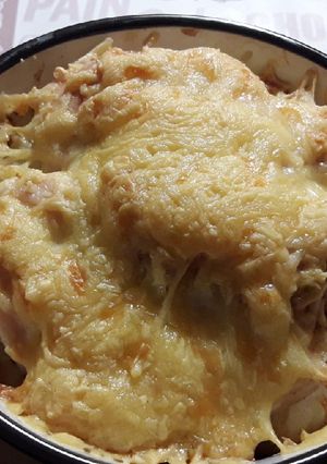 Фото Картофель в сметане с сыром и курицей.