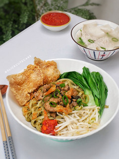 Foto resep Bakmie Bayam Pangsit - Mie Ayam Bakmi Topping Ayam Jamur Kulit Krispi