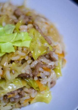 Una foto de Arroz con repollo y carne picada